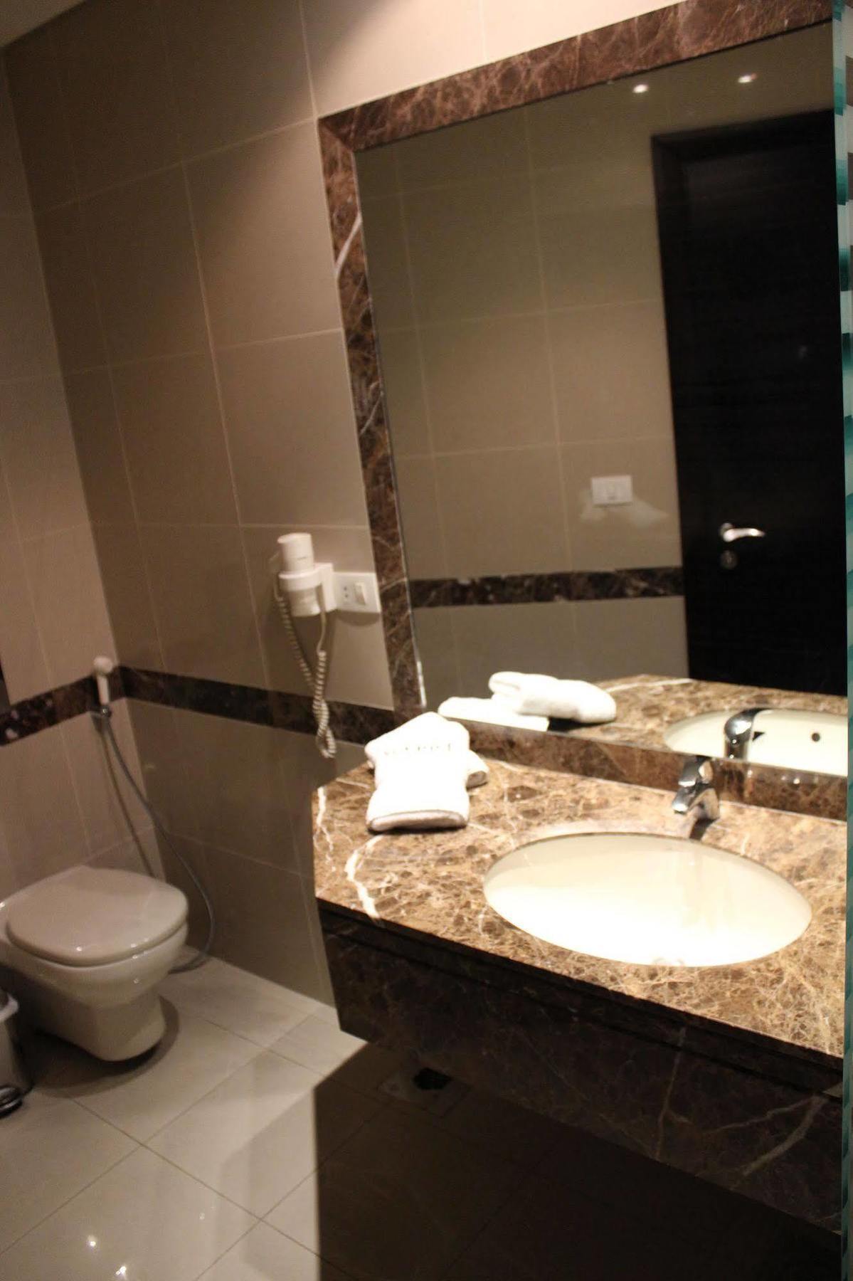 Sunrise Hotel Jounieh Buitenkant foto